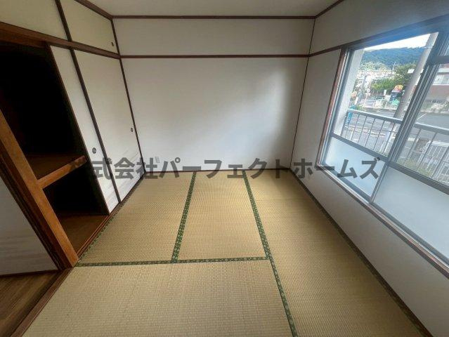 藤が尾4丁目テラスハウス　賃貸の和室|日本らしい落ち着いた雰囲気の和室です