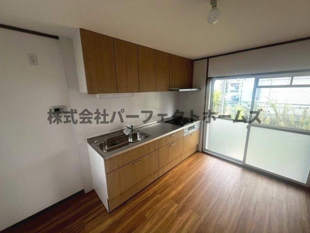 藤が尾4丁目テラスハウス　賃貸のキッチン|コンパクトなキッチンで掃除もラクラク