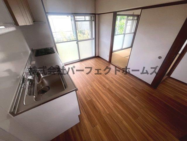 藤が尾4丁目テラスハウス　賃貸の居間・リビング|おしゃれなリビングです