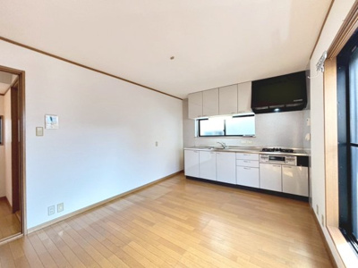 【居間・リビング】 | 八田北町　中古一戸建 | 【お急ぎの方に嬉しい即入居可能】空家につきいつでもご内覧可能です♪お気軽にお問い合わせください！