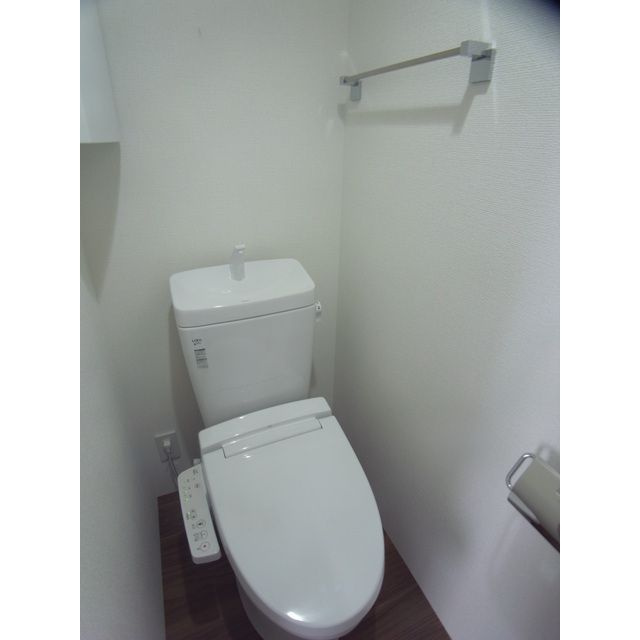 レガロスクエアーのトイレ|嬉しい温水洗浄便座付き♪