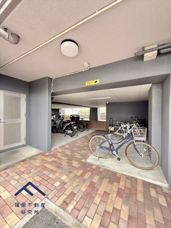 アルフィーネステーションプラザ春日の駐車場