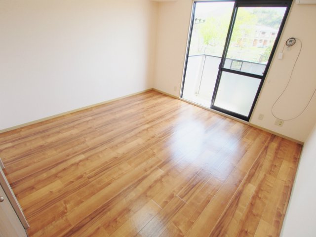 シーソン城泉　B棟の居間・リビング