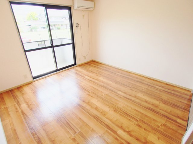 シーソン城泉　B棟の居間・リビング