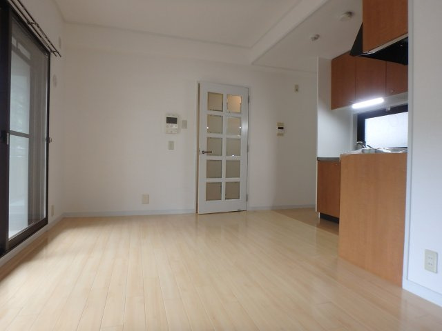 コロナール住吉の居間・リビング