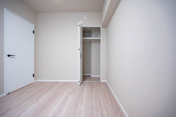 ヒルハイツ藤が丘壱番館の洋室|各居室クロゼットがついてます♪