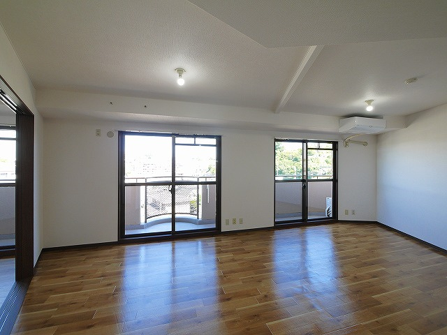 タワーア・ラ・モードの内装