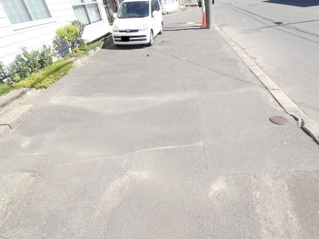 新富士町４－７－１テラスハウスの駐車場