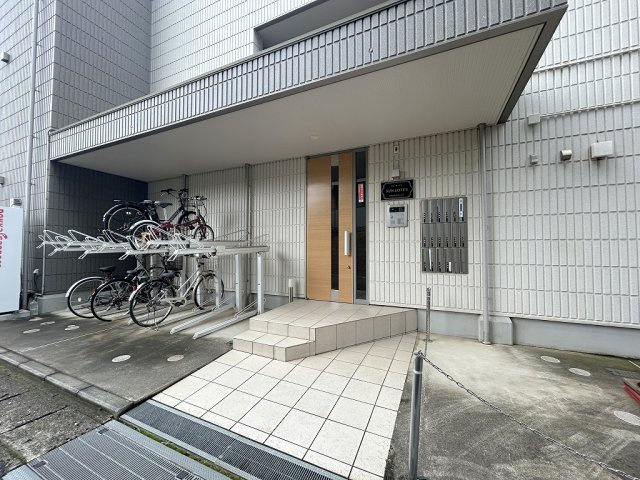 サンロータスのエントランス|★オートロック付きのエントランス★