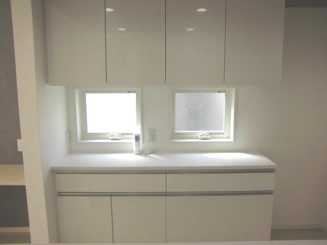 【キッチン】 | 中野区沼袋2丁目新築戸建全3棟。 | キッチンです。カップボード