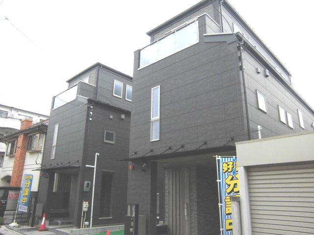 【外観】 | 中野区沼袋2丁目新築戸建全3棟。 | 外観は落ち着いています。9月19日撮影。