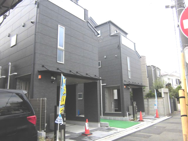 【前面道路含む現地写真】 | 中野区沼袋2丁目新築戸建全3棟。 | 前面道路含む現地写真です
