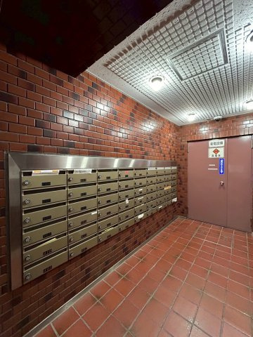 グランドメゾン新宿東のその他共用部分|メールボックス