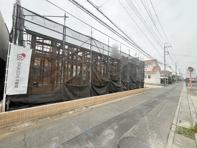 【前面道路含む現地写真】 | 熊谷市新堀　ブルーミングガーデン　新築戸建　全1棟　1号棟 | 10/14撮影