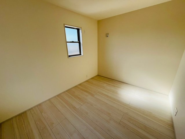 【Livele Garden】　結城郡八千代町東原　全3邸の洋室|〇２号棟　洋室　7帖〇
窓から明るい日差しが差し込みます♪
2026年2月撮影