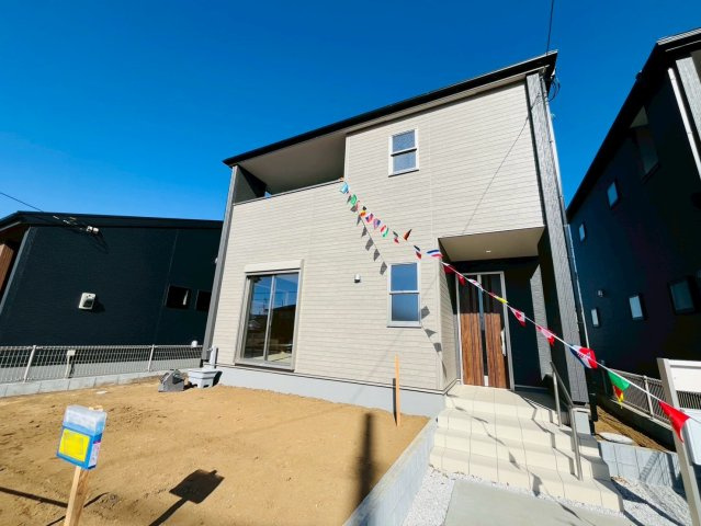 【Livele Garden】　結城郡八千代町東原　全3邸の前面道路含む現地写真|〇２号棟　外観〇
南道路、陽当り良好！ぜひ、現地にてご体感ください♪
2026年2月撮影