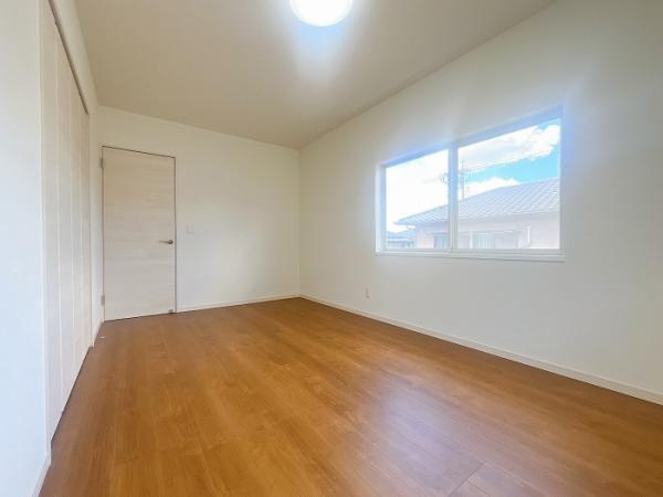 笠岡市大井南　リフォーム済み　中古一戸建て【仲介手数料無料】の洋室