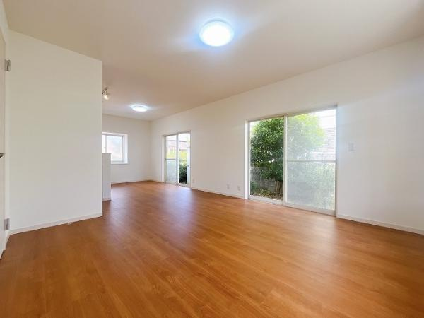 笠岡市大井南　リフォーム済み　中古一戸建て【仲介手数料無料】の居間・リビング