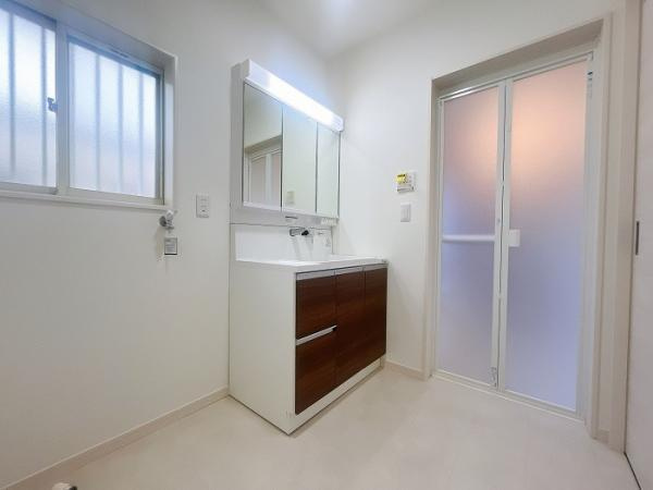 笠岡市大井南　リフォーム済み　中古一戸建て【仲介手数料無料】の独立洗面台