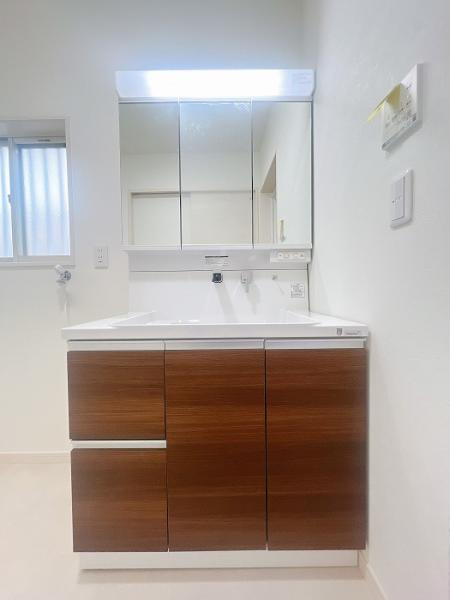 笠岡市大井南　リフォーム済み　中古一戸建て【仲介手数料無料】の独立洗面台