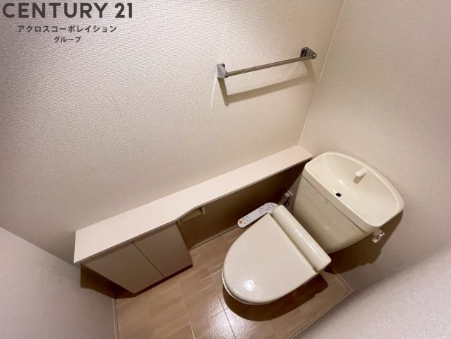 バストイレ別、温水洗浄便座付き