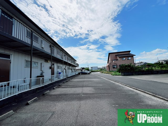 グランドハイツ富貴の駐車場