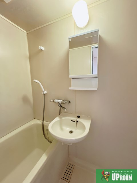 グランドハイツ富貴の浴室