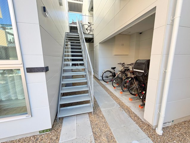 シャンティ下新庄のエントランス