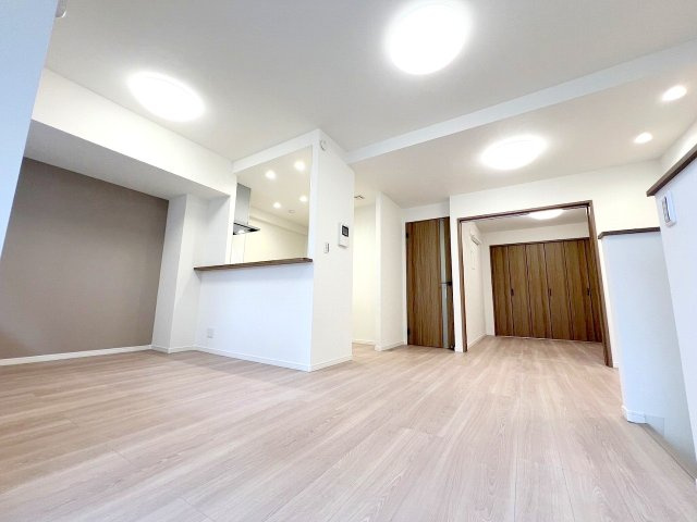 リーベスト立川錦町Ⅱの居間・リビング