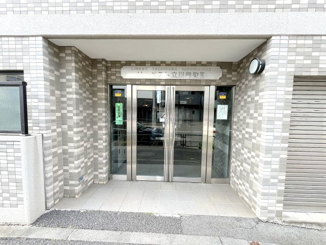 リーベスト立川錦町Ⅱのエントランス