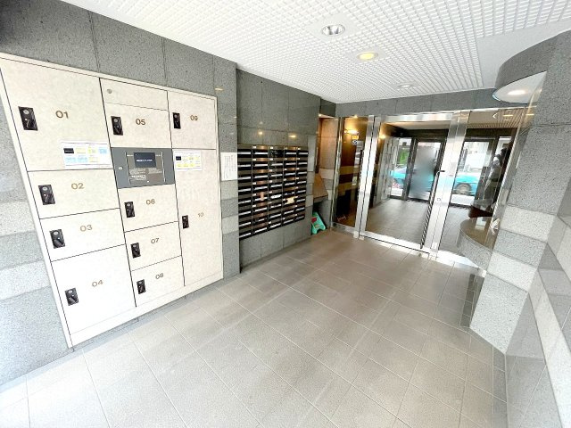 リーベスト立川錦町Ⅱのエントランス