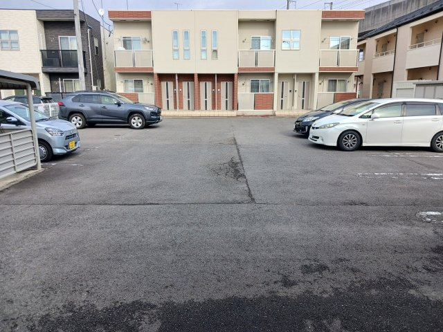 【駐車場】