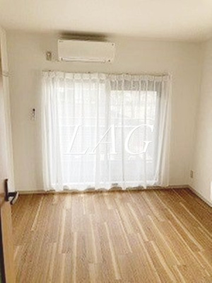 【居間・リビング】 | エスポワール本町 | 洋室のお部屋です。