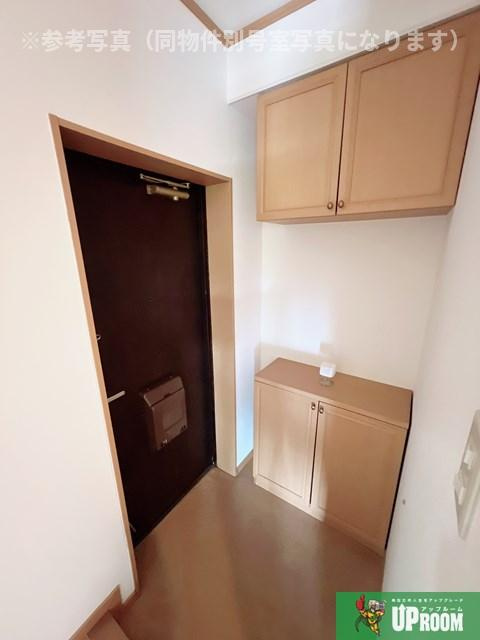 サンシャイン本郷B棟の玄関