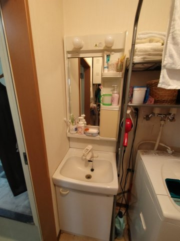 鶴居村【店舗付き住居＋工房】2棟セット売の独立洗面台