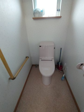 鶴居村【店舗付き住居＋工房】2棟セット売のトイレ|工房トイレ