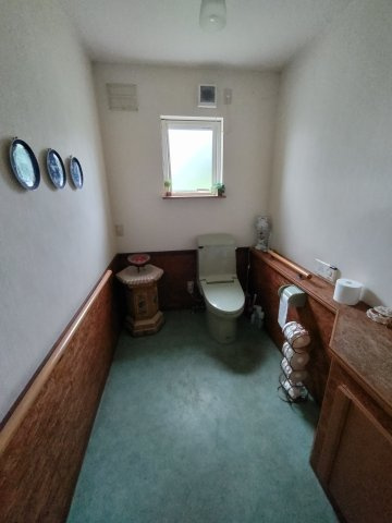 鶴居村【店舗付き住居＋工房】2棟セット売のトイレ