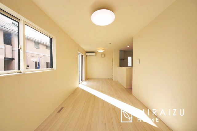 【外観】 | 居心地の良さそうなリラックスできる空間。独立性のある建物ですので、ご自分の時間を大切にしたご家族様にぴったりです！