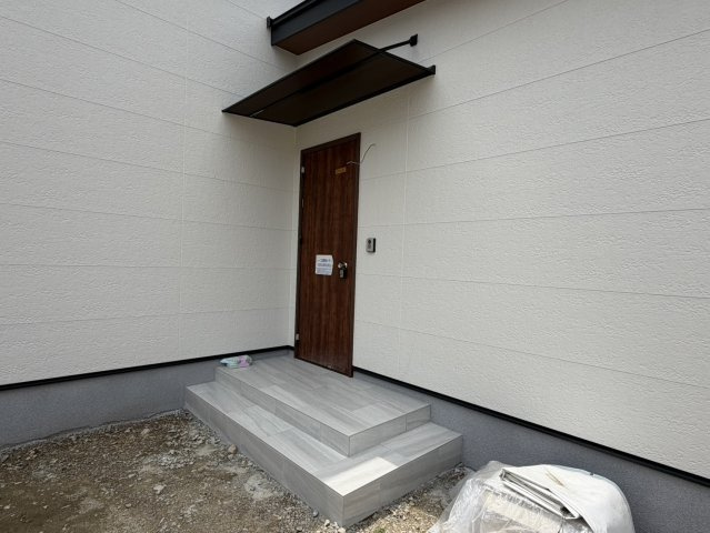 ウィンディストリート朝日町7号地建売住宅の玄関