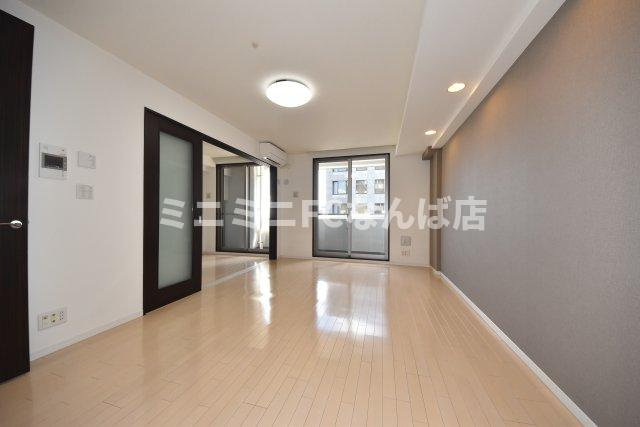 プライムアーバン堺筋本町の居間・リビング