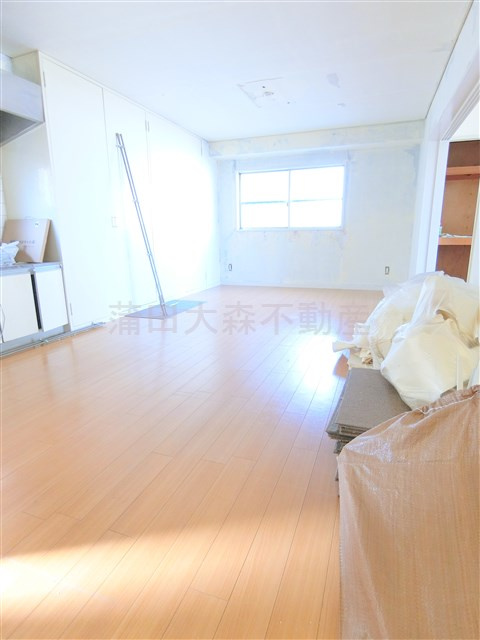 ルナハイツ蒲田の居間・リビング|LDK12帖　リビングダイニングキッチン