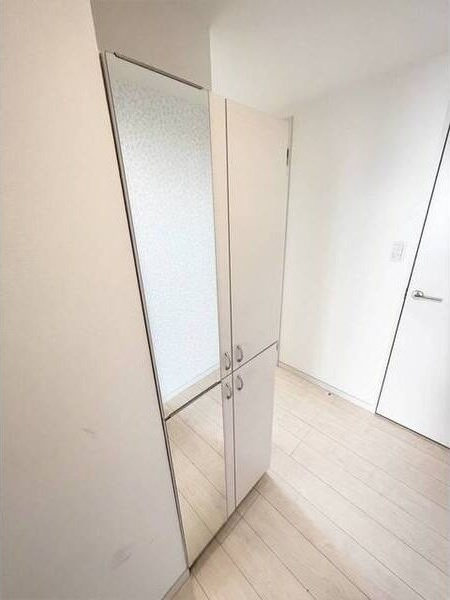 アルバーノ大江B棟の玄関