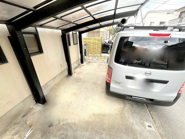 西多摩郡日の出町大字大久野の中古一戸建の駐車場