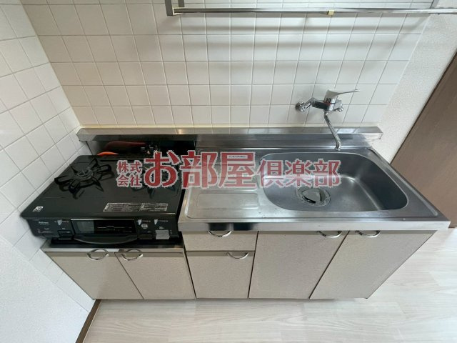 第二コーポ江頭のキッチン|コンパクトなキッチンで掃除もラクラク