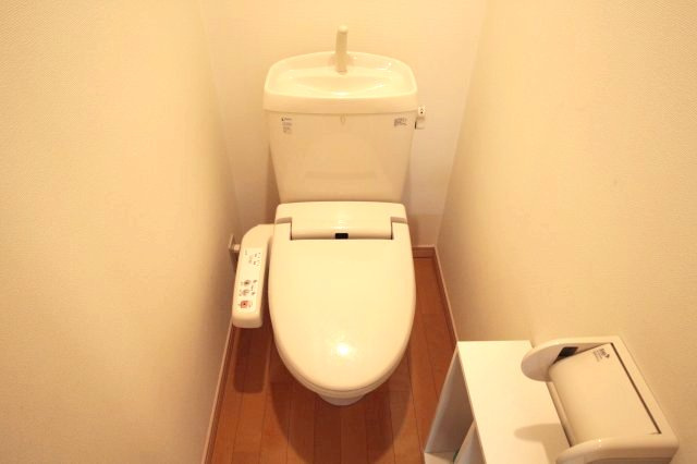 【トイレ】 | レジデンスさむがわ | ※写真は別号室です