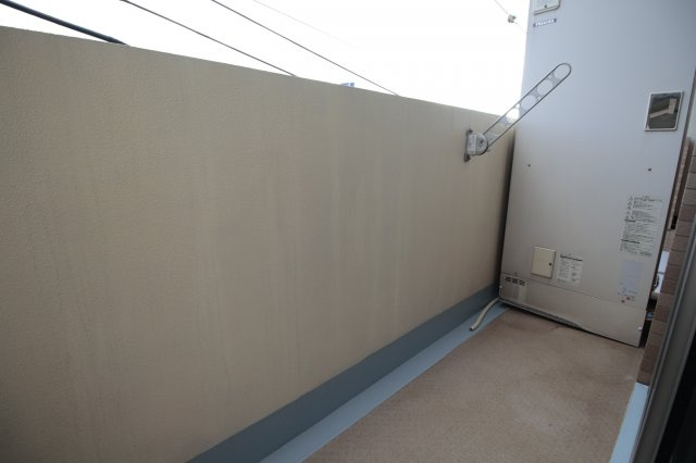 【バルコニー】 | レジデンスさむがわ | ※写真は別号室です