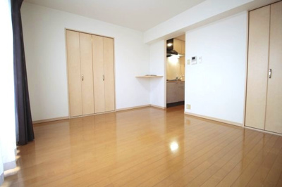 【居間・リビング】 | レジデンスさむがわ | ※写真は別号室です