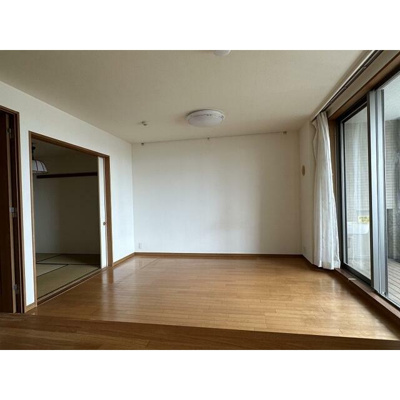 【居間・リビング】 | 落合ハイム | 14.0帖のきれいなLDK。