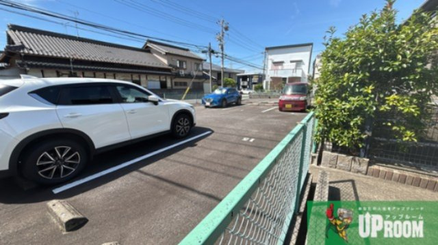 カーサ・レガートの駐車場