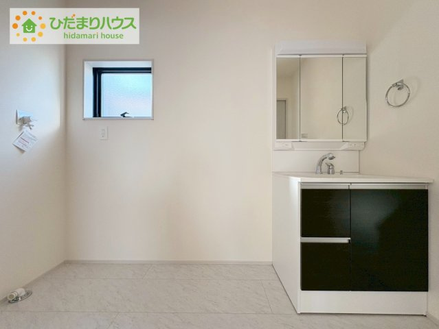 ひたちなか足崎19期　新築戸建　2号棟の独立洗面台|収納力と機能性に優れたシャワー付き洗面化粧台！